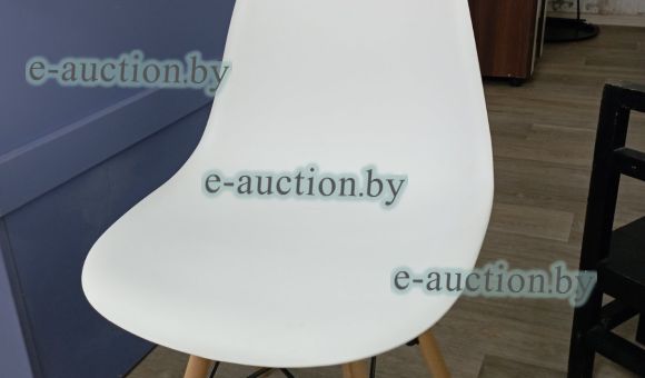 Стул белый №18