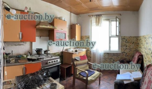 274/600 доли в праве собственности на трёхкомнатную квартиру в г. Полоцке, площадью 62.7 м²