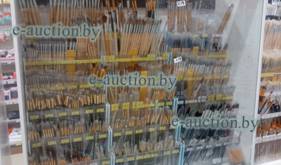 Витрина с раздвижными дверями и замком №19