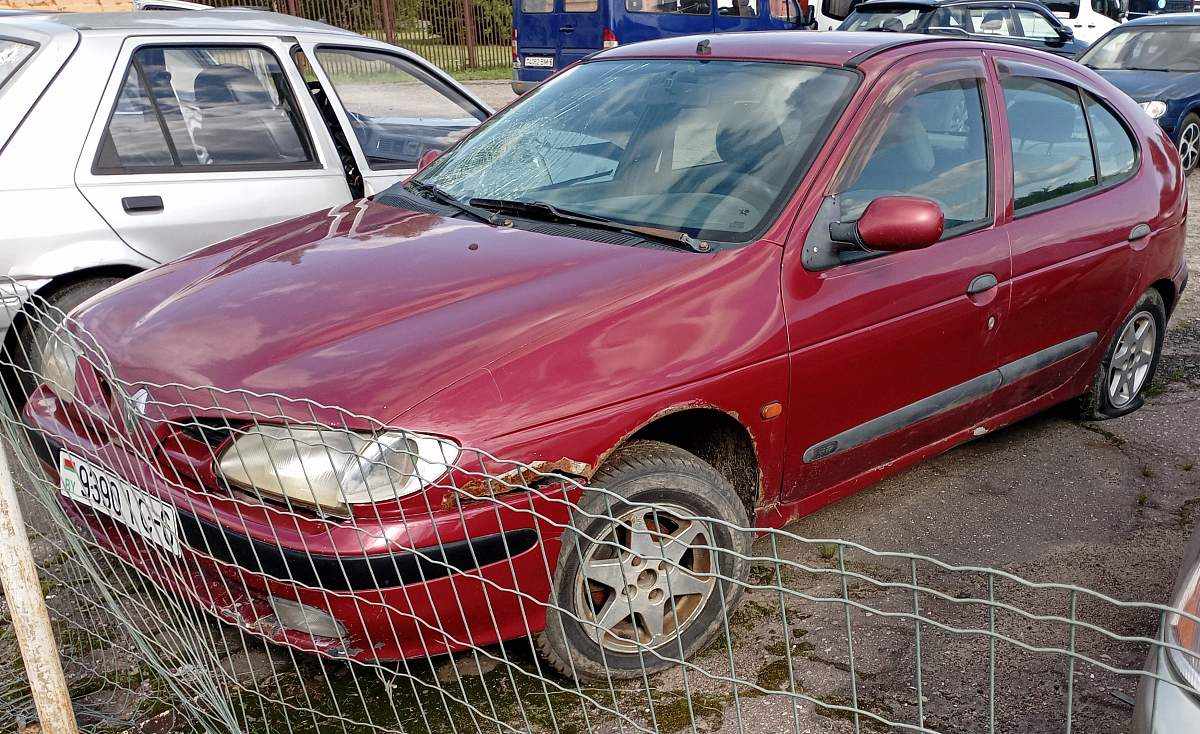 Купить автомобиль Renault Megane, 1997 г. в г. Могилев - цена 1400 рублей,  фото, характеристики.