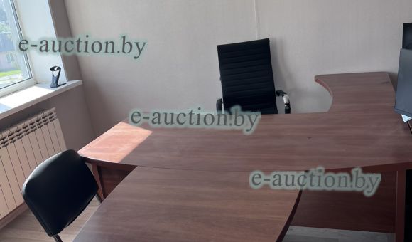 Стол руководителя с брифинг-приставкой