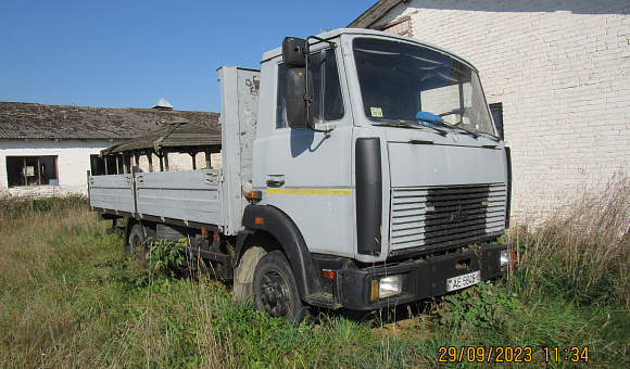 МАЗ 437040, 2001