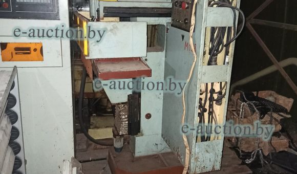 Универсально-фрезерный станок ЛФ250Ф3