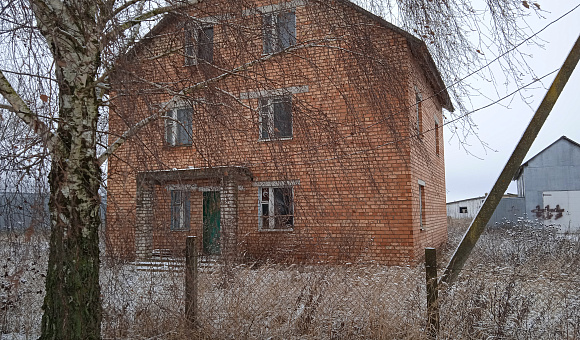 Административно-бытовое здание вблизи д. Мглё (Смолевичский район), площадью 207.8 м²