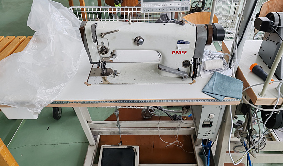 Швейная машина PFAFF 487