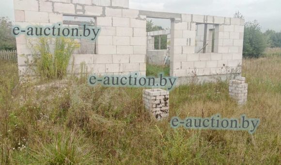 Незавершенное незаконсервированное капитальное строение в д. Большие Радваничи (Брестский район)