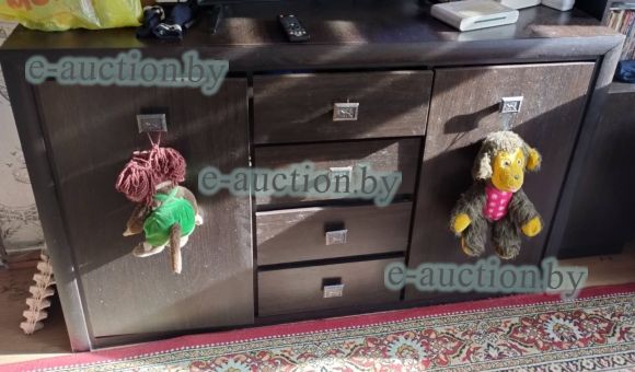 Комод коричневый