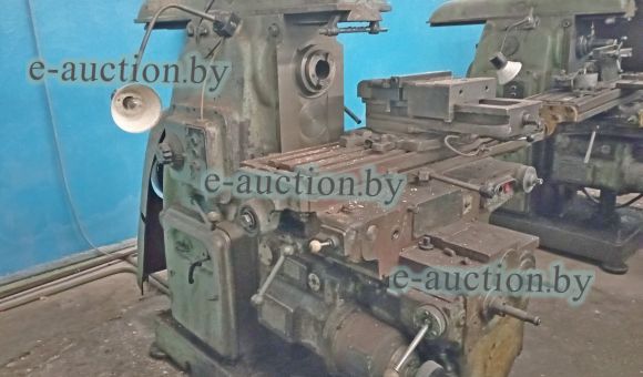 Станок универсальный фрезерный 6Н82