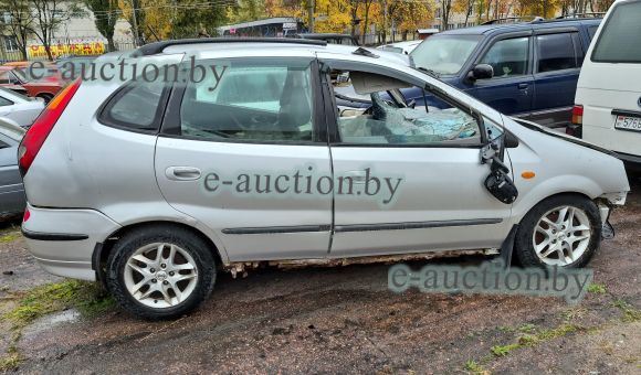 Nissan Almera Tino, 2001