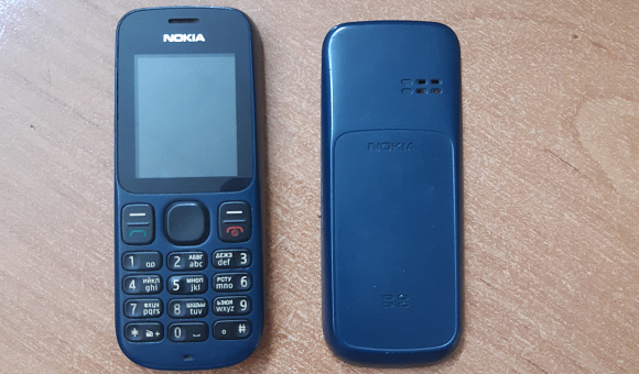 Кнопочный телефон Nokia 100
