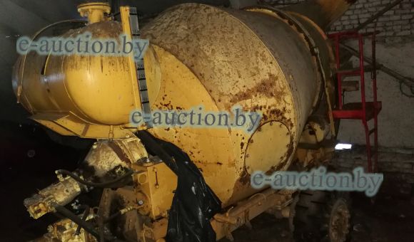 Бетоносмеситель полуприцепной МоАЗ-8403