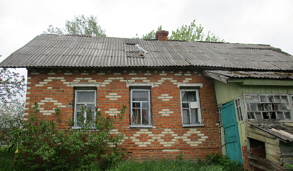 Одноэтажный бревенчатый жилой дом в аг. Литвиновичи (Кормянский район), площадью 36.7м²