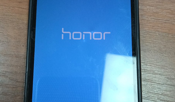 Мобильный телефон Honor